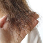 「縮毛矯正は自分でできる？」現場視点でわかる危険な理由と判断基準