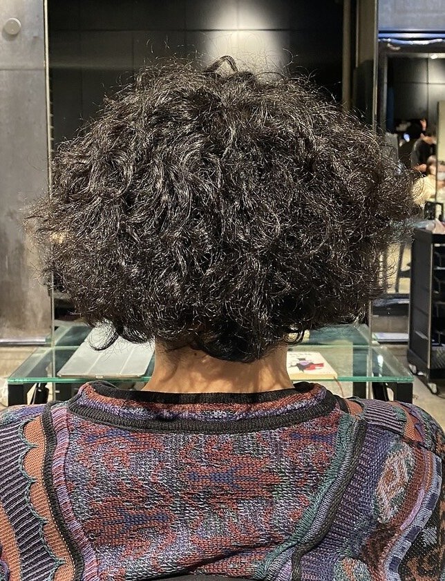 縮毛矯正をやめたい人へ｜後悔しないやめ方とリアルな髪の変化をプロが解説